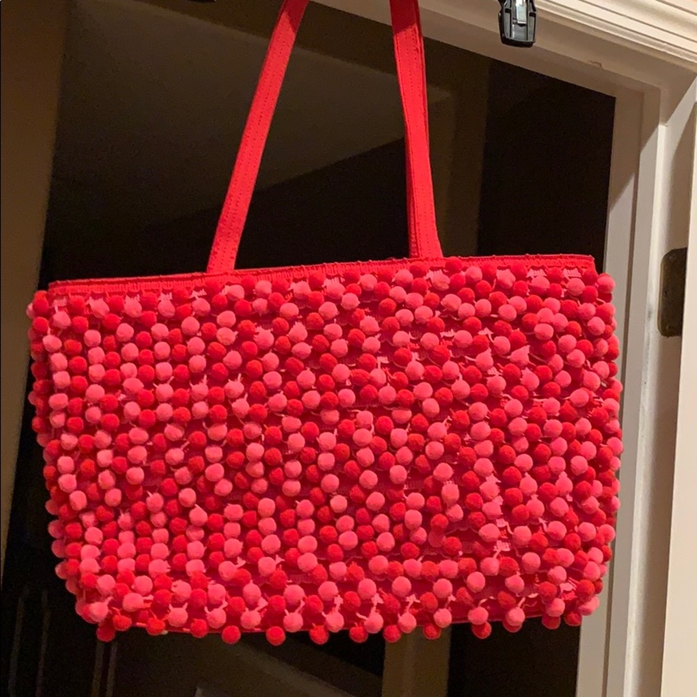 Super cute pompon bag